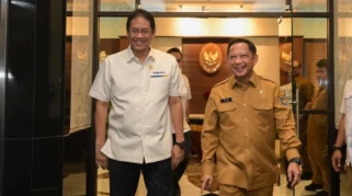 53668 menteri keuangan purbaya yudhi sadewa dan menteri dalam negeri tito karnavian
