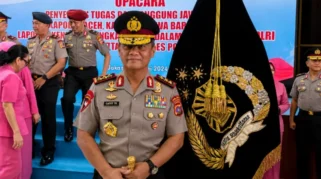 Kapolda Sumbar Komjen Pol Gatot Tri Suryanta 800x598 1