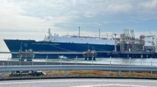 foto lng tanker ship golden isaia