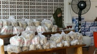 NASI BUNGKUS PEMKO PADANG BANJIR